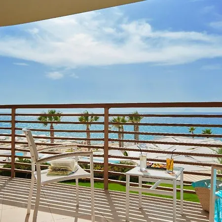 Capovaticano Thalasso מלון 4*