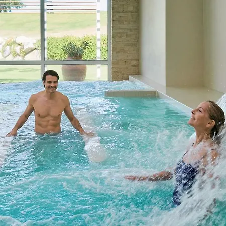 Capovaticano Thalasso 酒店