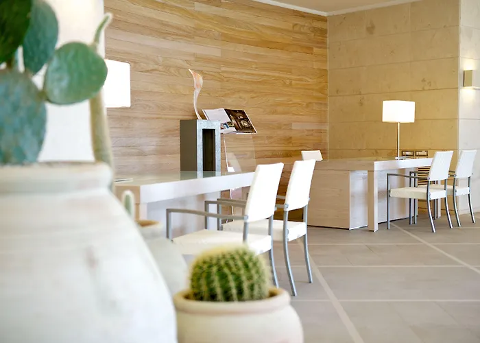 Отель Capovaticano Thalasso