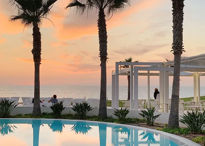 Capovaticano Thalasso 酒店