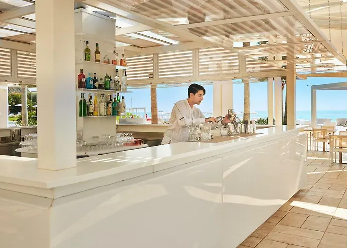 Capovaticano Thalasso 酒店